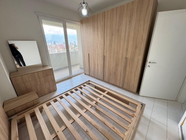 Tirane, jepet me qera apartament 1+1 Kati 10, 70 m² 450 € (kompleksi golden park)
