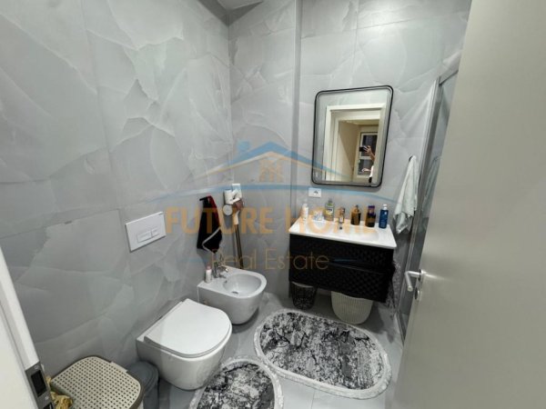 Tirane, shitet apartament 2+1+Ballkon Kati 5, 86 m² 160.000 € (Ali Demi, Kompleksi Kaimi)