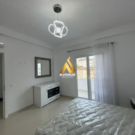 Tirane, jepet me qera apartament 2+1+Ballkon Kati 2, 100 m² 550 € (Sauk)