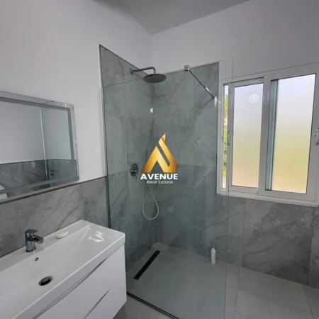 Tirane, jepet me qera apartament 2+1+Ballkon Kati 2, 100 m² 550 € (Sauk)