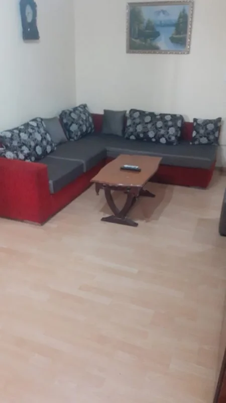 Tirane, jepet me qera apartament 2+1+Ballkon Kati 3, 89 m² 600 € (DON BOSKO)