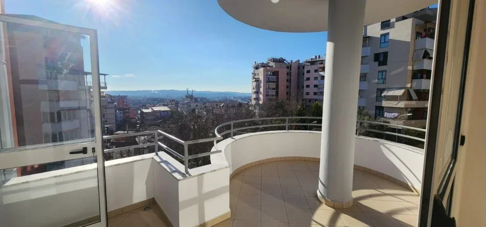 Tirane, shitet apartament 1+1 Kati 4, 59 m² 78.000 € (rruga e teleferikut)