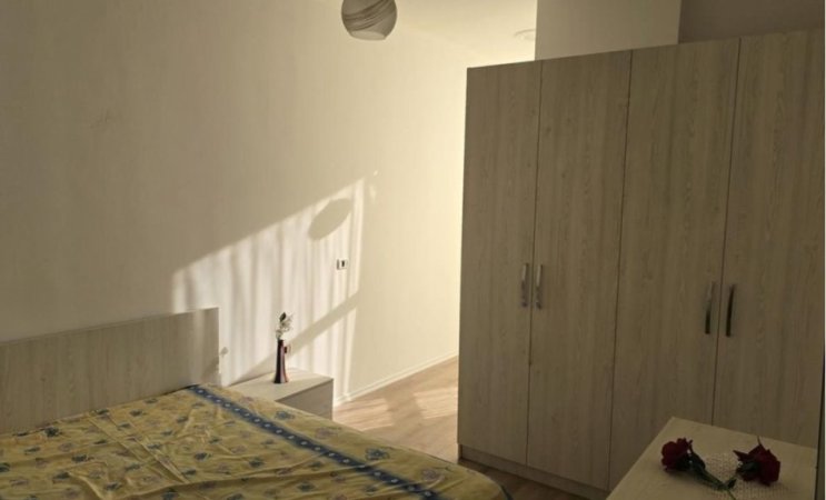 Tirane, jepet me qera apartament 2+1+Ballkon Kati 4, 120 m² 420 € (Yzberisht)