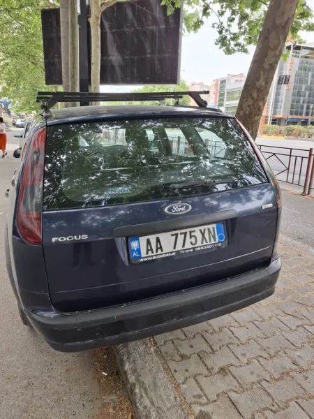 Tirane, makine Ford fokus Nafte, blu manuale 3.000 €