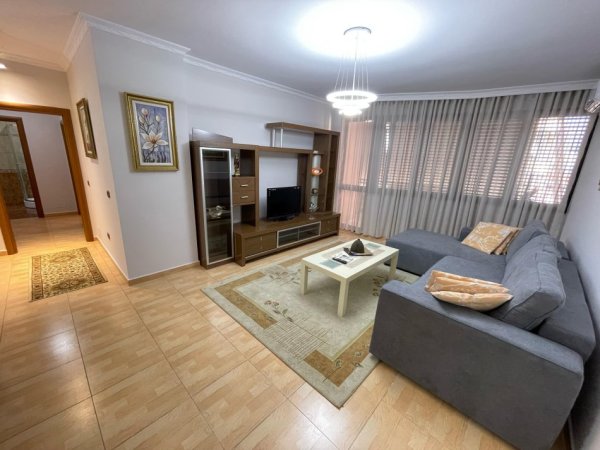 Tirane, jepet me qera apartament 2+1 Kati 5, 95 m² 650 € (21 dhjetori)