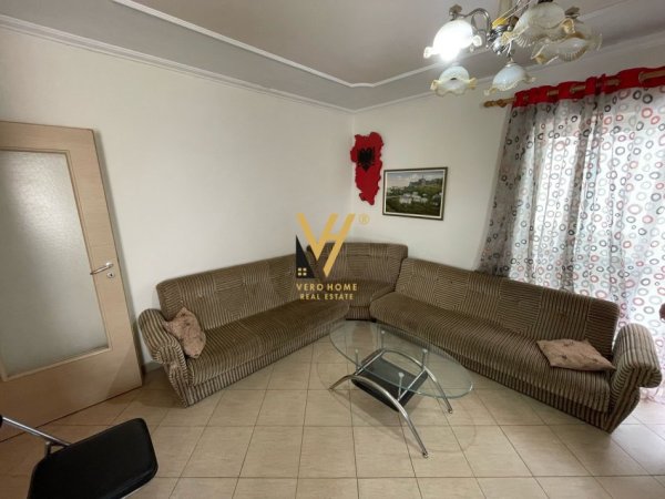 Tirane, jepet me qera apartament 2+1+Ballkon Kati 6, 75 m² 600 € (PAZARI I RI)