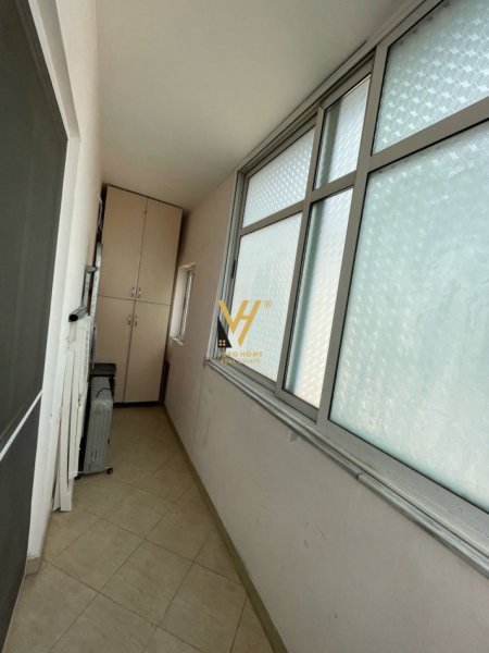 Tirane, jepet me qera apartament 2+1+Ballkon Kati 6, 75 m² 600 € (PAZARI I RI)