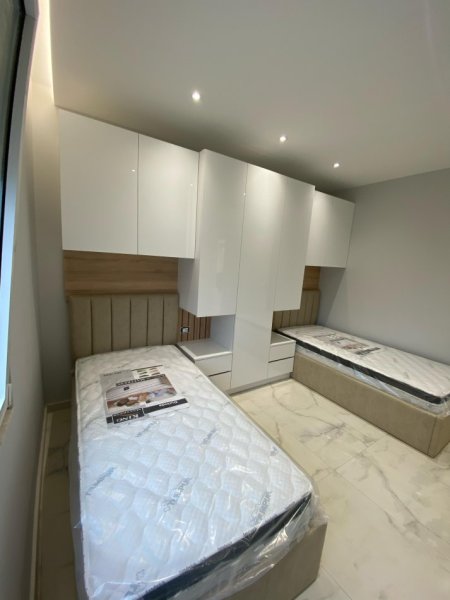 Tirane, jepet me qera apartament 2+1 Kati 3, 95 m² 700 € (ish fusha e aviacionit)
