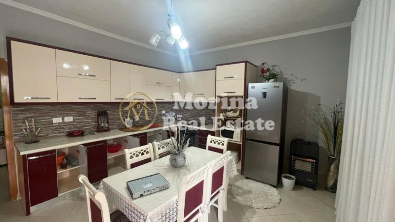 Tirane, jepet me qera shtepi 2+1 Kati 1, 85 m² 450 € (Porcelan- Rruga Leandro Zoto)