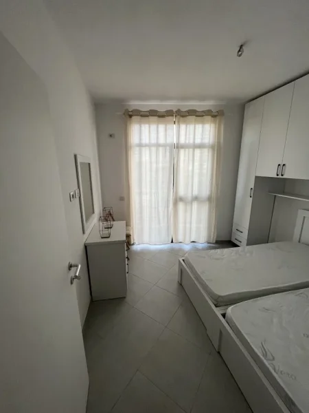 Tirane, jepet me qera apartament 1+1+Ballkon Kati 7, 44 m² 420 € (RRUGA E DIBRES)
