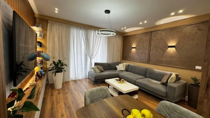 Tirane, shitet apartament 2+1+Ballkon Kati 2, 106 m² 215.000 € (Ish Fusha e Aviacionit)