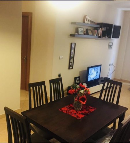 Tirane, jepet me qera apartament 1+1+Ballkon Kati 8, 60 m² 350 € (Misto Mame)