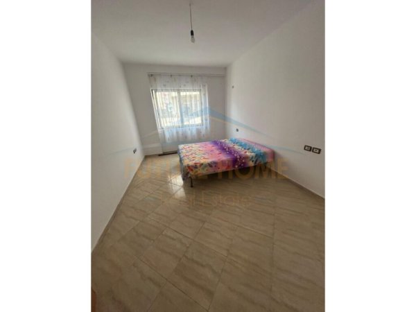 Tirane, shitet apartament 2+1 Kati 3, 90 m² 80.000 € (FRESKU)
