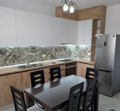 Tirane, jepet me qera apartament 2+1 Kati 2, 80 m² 650 € (ASTIR)