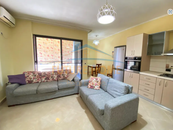 Tirane, shitet apartament 2+1 Kati 8, 94 m² 135.000 € (UNAZA E RE)