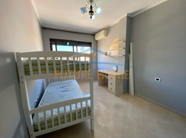 Tirane, shitet apartament 2+1 Kati 8, 94 m² 135.000 € (UNAZA E RE)