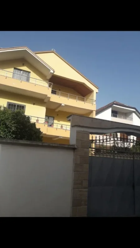 Tirane, jepet me qera shtepi 3 Katshe , 270 m² (Don Bosko Miftar Gerbolli)