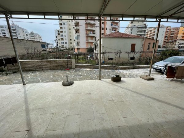 Vlore, apartament ne plazh JEPET ME QERA DITORE APARTAMENT NE LUNGOMARE