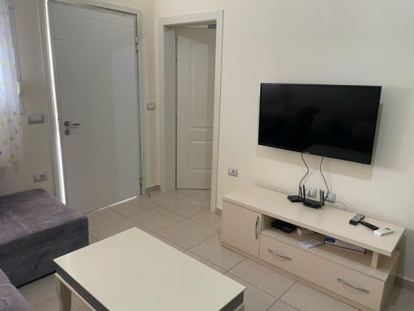 Vlore, apartament ne plazh JEPET ME QERA DITORE APARTAMENT NE LUNGOMARE