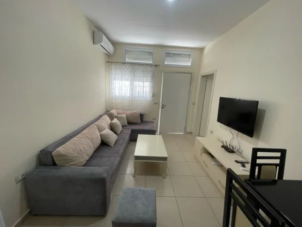 Vlore, apartament ne plazh JEPET ME QERA DITORE APARTAMENT NE LUNGOMARE