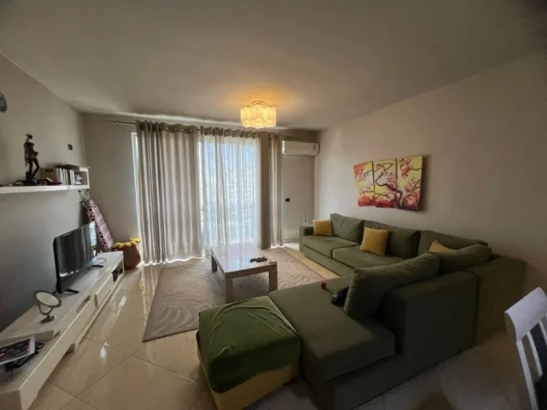 Tirane, jepet me qera apartament 2+1+Ballkon Kati 6, 100 m² 450 €