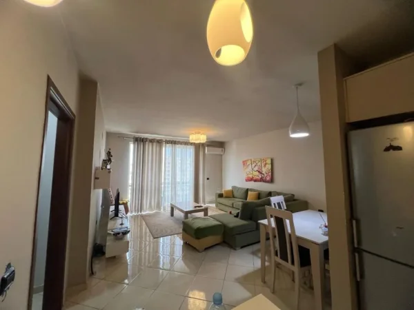 Tirane, jepet me qera apartament 2+1+Ballkon Kati 6, 100 m² 450 €