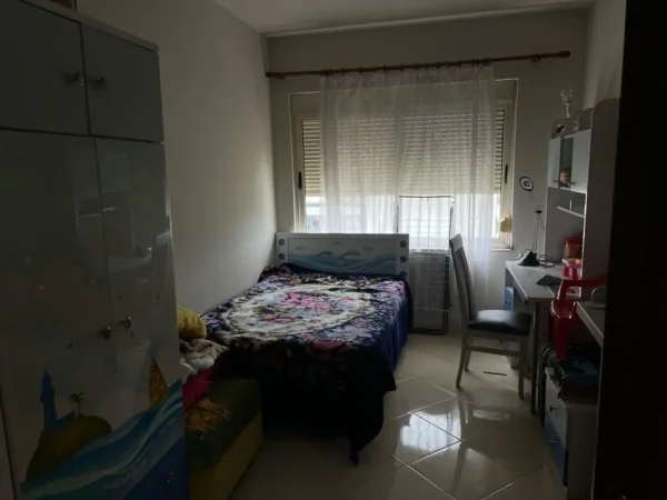 Tirane, jepet me qera apartament 2+1+Ballkon Kati 6, 100 m² 450 €