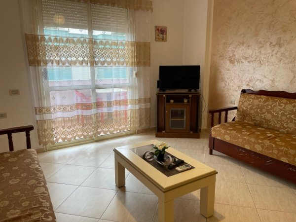 Vlore, apartament ne plazh JEPET ME QERA DITORE APARTAMENT NE LUNGOMARE