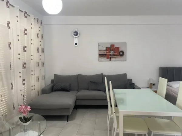 Vlore, apartament ne plazh JEPET ME QERA TE KOMPLEKSI AQUAMARINE