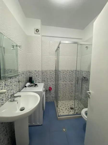 Vlore, apartament ne plazh JEPET ME QERA TE KOMPLEKSI AQUAMARINE