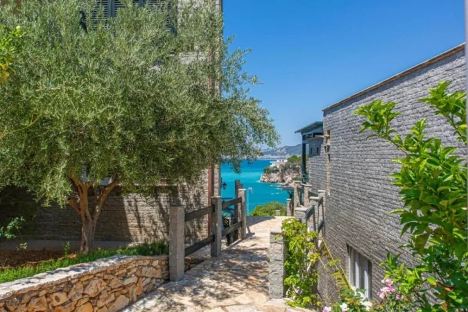 Vlore, apartament ne plazh JEPET ME QERA TE KOMPLEKSI AQUAMARINE