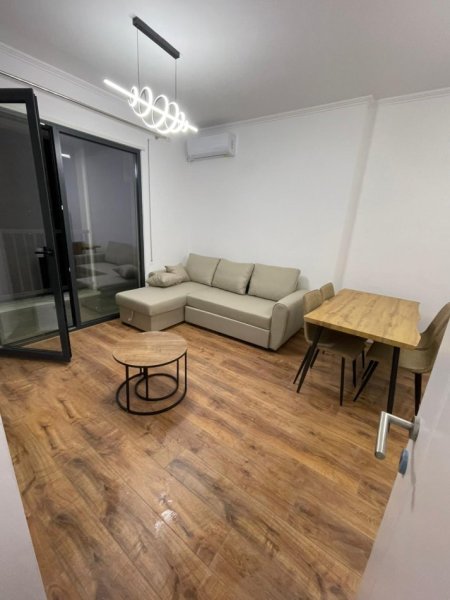 Tirane, jepet me qera apartament 1+1+Ballkon Kati 3, 70 m² 500 € (Rruga Jordan Misja)