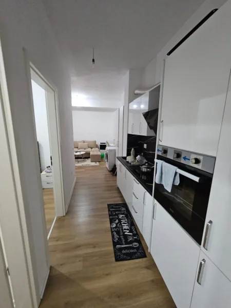Tirane, jepet me qera apartament 2+1 Kati 0, 80 m² 450 € (ali demi)