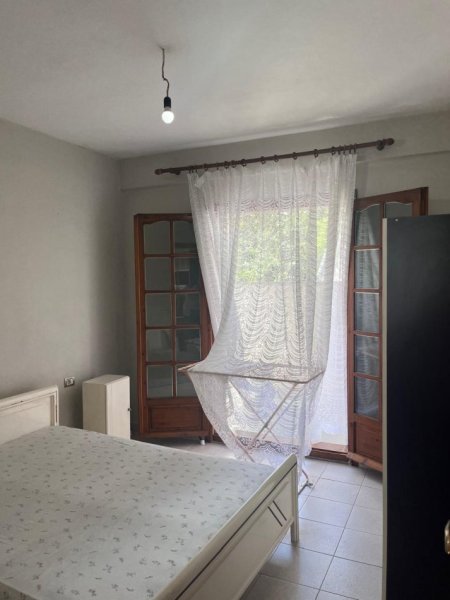 Tirane, jepet me qera apartament 2+1+Aneks+Ballkon Kati 1, 80 m² 380 € (Don Bosco)