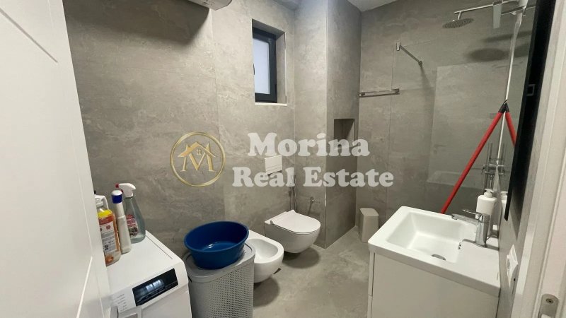 Tirane, jepet me qera apartament 2+1 Kati 3, 110 m² 700 € (Porcelan-Rruga Xhanfize Keko)