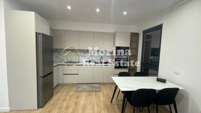 Tirane, jepet me qera apartament 2+1 Kati 3, 110 m² 700 € (Porcelan-Rruga Xhanfize Keko)