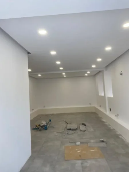 Tirane, jepet me qera ambjent biznesi Kati 0, 160 m² 2.500 € (bryli)