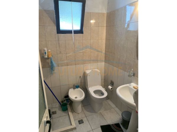 Tirane, shitet Vile 2+1 Kati 1, 180 m² 140.000 € (Rruga &#039;Tahir Skenderi&#039;)