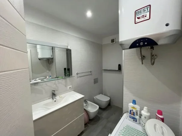 Tirane, jepet me qera apartament 2+1+Ballkon Kati 2, 97 m² 650 € (Kodra e Diellit, Prane Big Market)