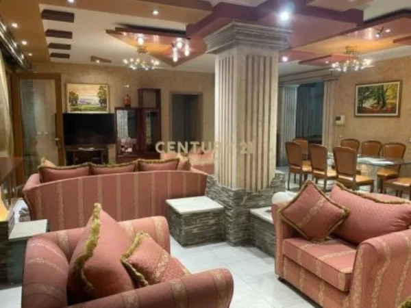 Tirane, jepet me qera apartament 3+1 Kati 7, 165 m² 1.500 € (Ish Bllok)