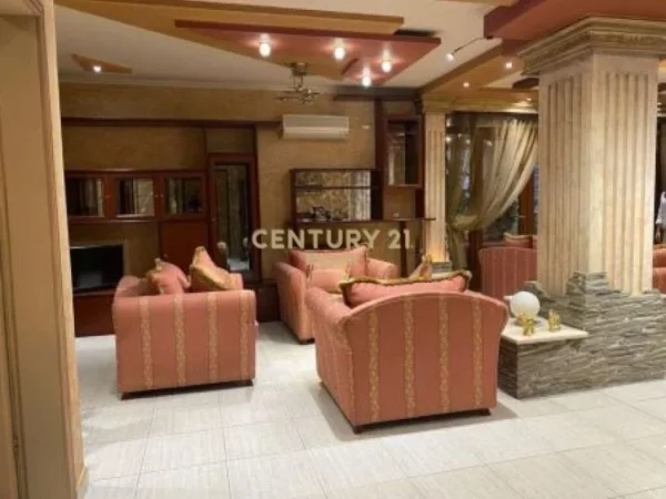 Tirane, jepet me qera apartament 3+1 Kati 7, 165 m² 1.500 € (Ish Bllok)