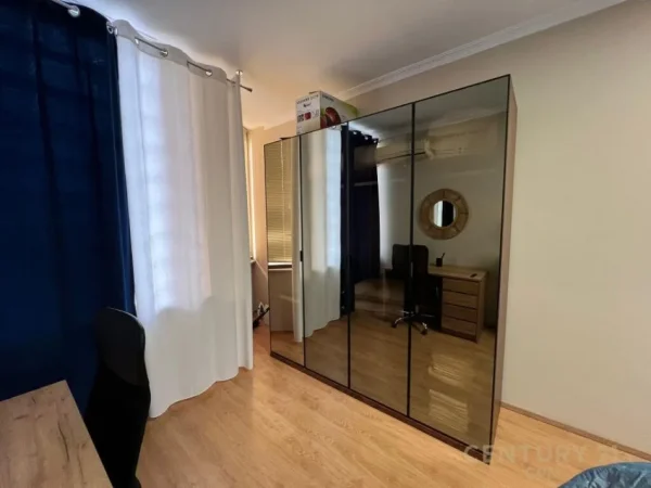 Tirane, jepet me qera apartament duplex 1+1 Kati 4, 75 m² 750 € (9 kateshet)