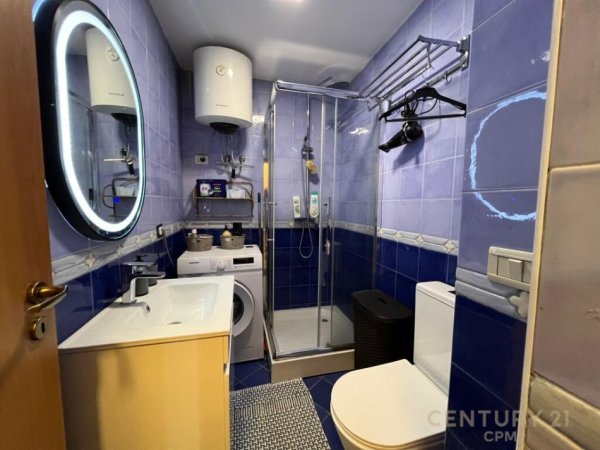 Tirane, jepet me qera apartament duplex 1+1 Kati 4, 75 m² 750 € (9 kateshet)
