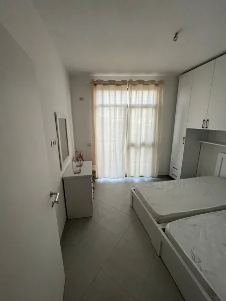 Tirane, jepet me qera apartament 1+1+Ballkon Kati 7, 45 m² 420 € (rruga e dibres)
