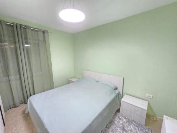 Tirane, jepet me qera apartament 1+1 Kati 1, 44 m² 500 € (Qender)