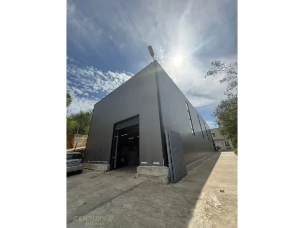 Tirane, jepet me qera ambjent biznesi Kati 2, 600 m² 1.500 € (Yzberish)