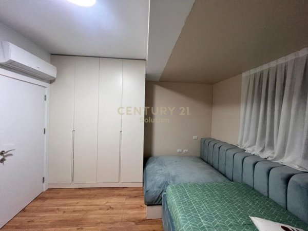 Tirane, jepet me qera apartament 2+1+Aneks+Ballkon Kati 8, 108 m² 1.000 € (KOMPLEKSI STAR, 21 Dhjetori)