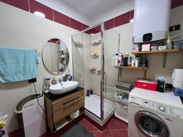 Tirane, shitet apartament 1+1+Ballkon Kati 2, 93 m² 180.000 € (Kopshti Zoologjik)