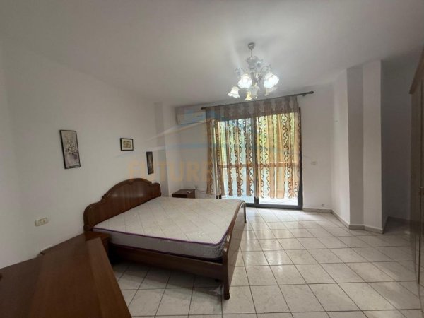 Tirane, jepet me qera apartament 2+1 Kati 2, 79 m² 650 € (BULEVARDI ZHAN DARK)
