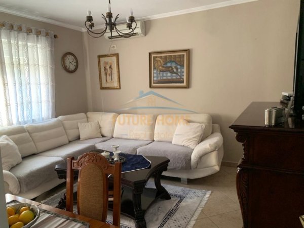Tirane, shitet apartament 2+1 Kati 2, 59 m² 100.000 € (Kombinat)